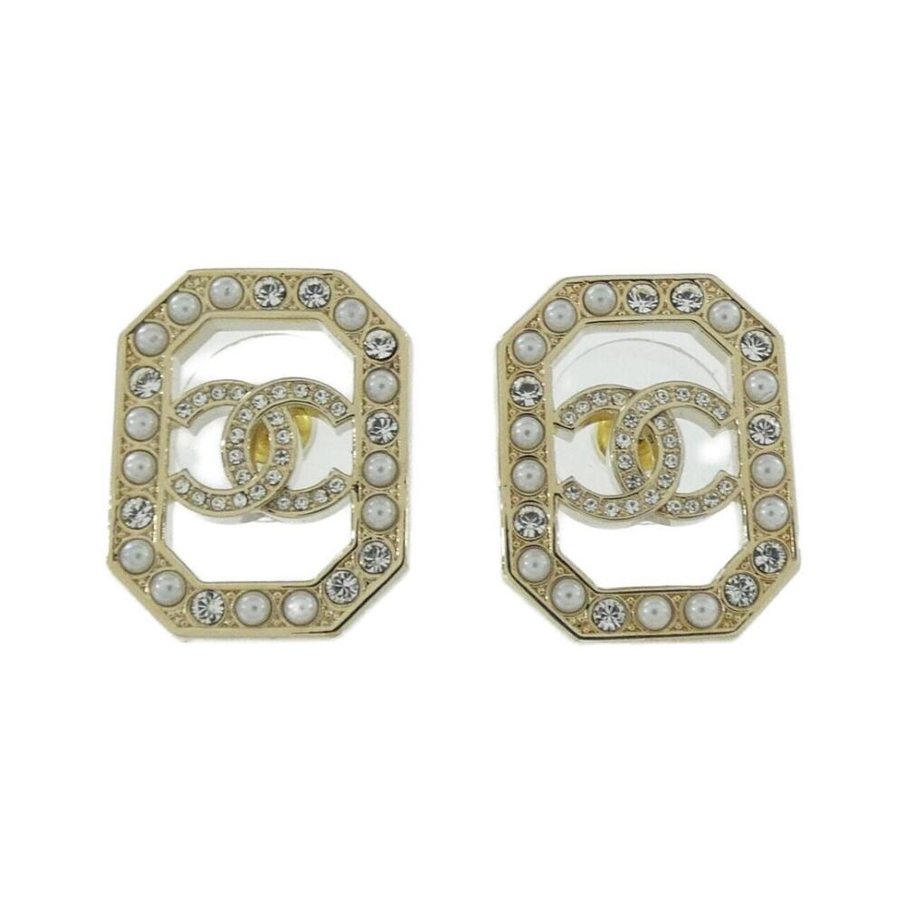 CHANEL White Earrings